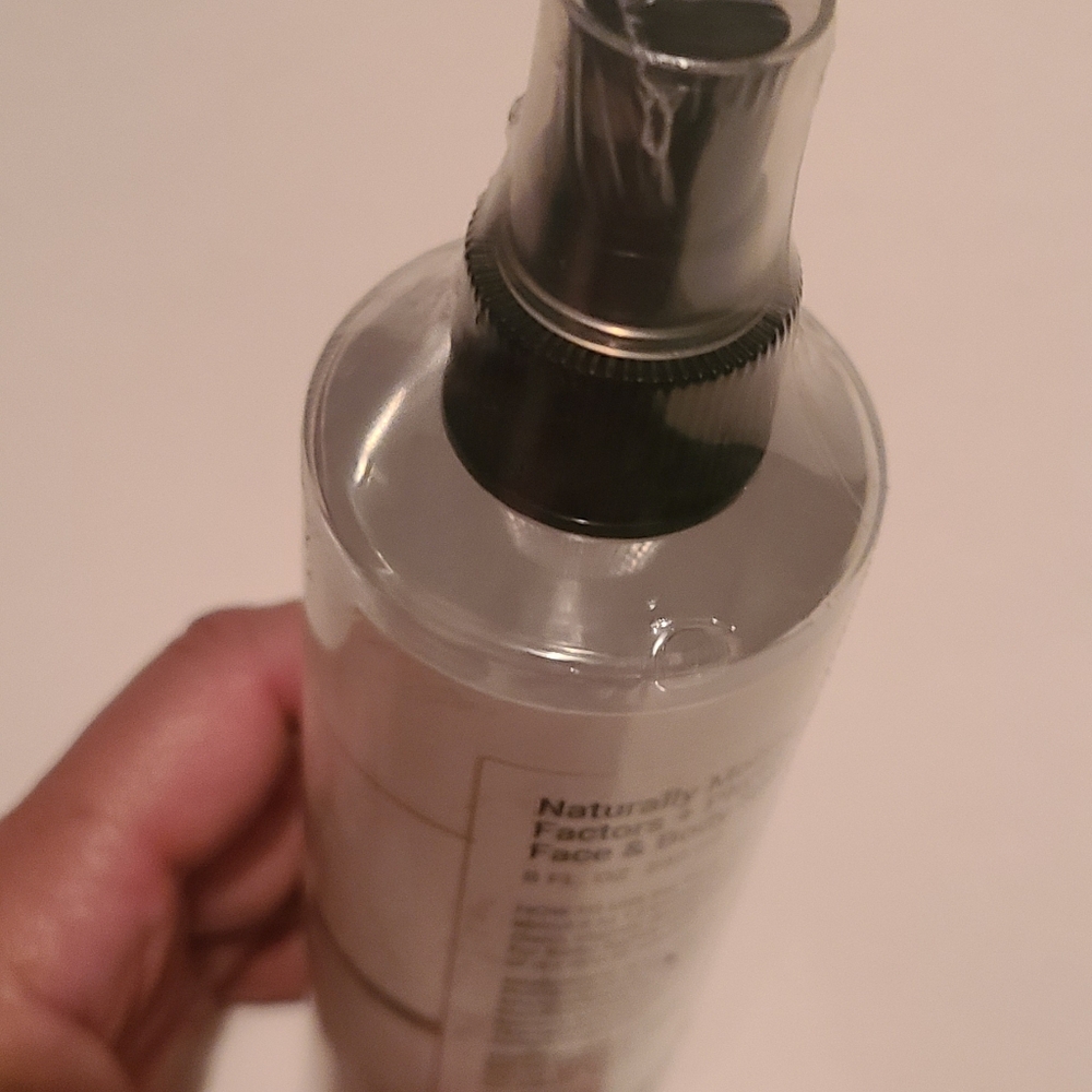Revive RX Moisturizing Face & Body Spray - Picture 7 of 10